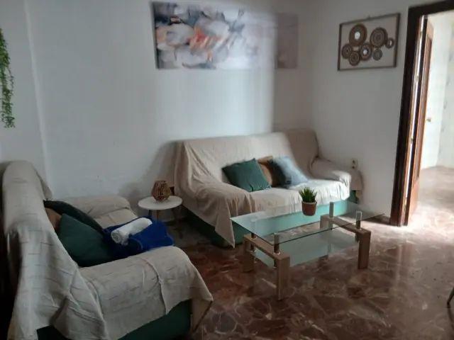Chalet pareado en alquiler en Calle Santa Herminia, cerca de Calle San Basilio