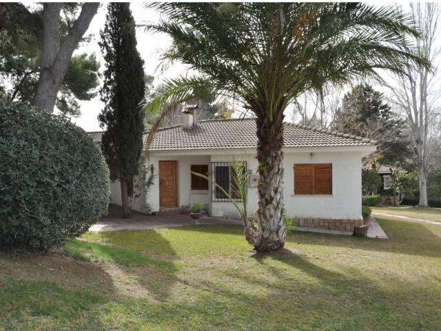 Chalet pareado en alquiler en Chiva
