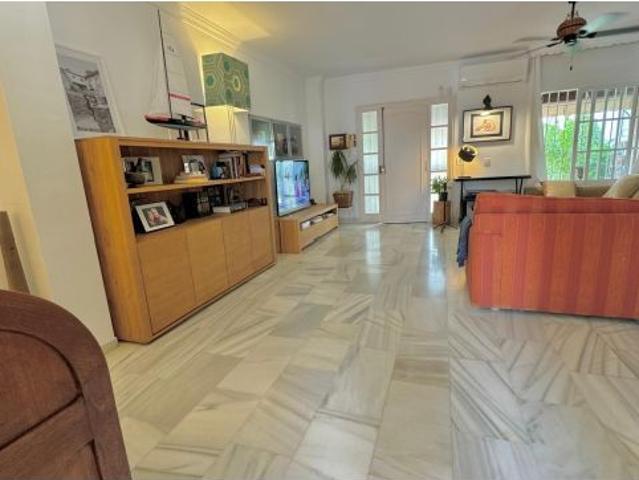 CHALET PAREADO EN BENYAMINA PLAYAMAR