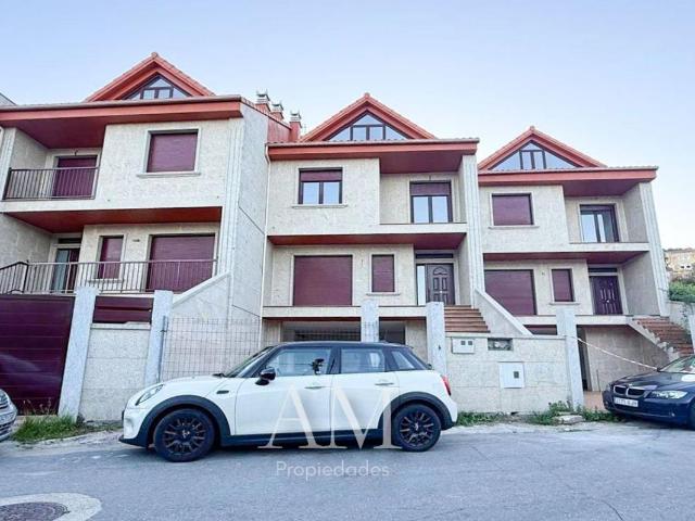 Chalet pareado en calle Arnela s/n