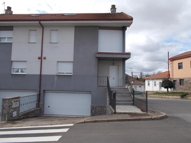 CHALET PAREADO EN POBLADURA DE BERNESGA LEÓN
