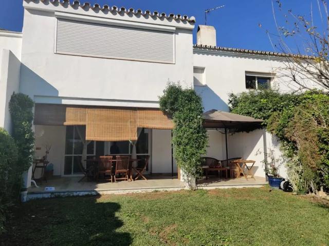 Chalet Pareado en Señorío de Cortes