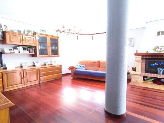 Chalet pareado en Socobio Castañeda