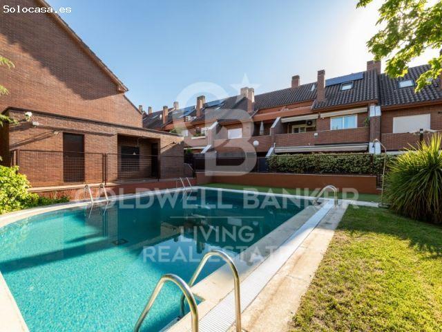 Chalet pareado reformado en Aravaca