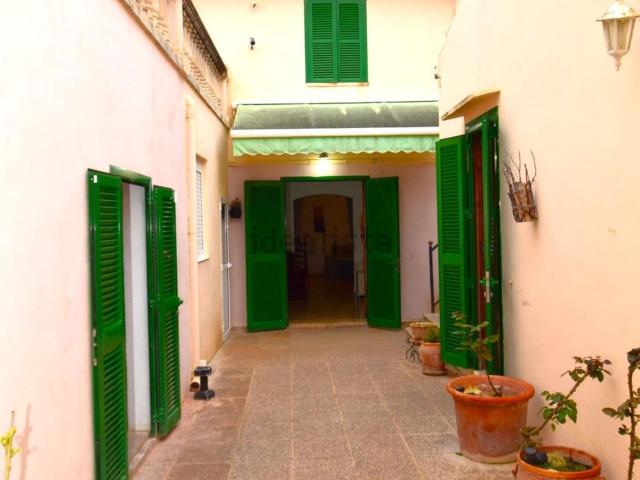 Chalet, Petra