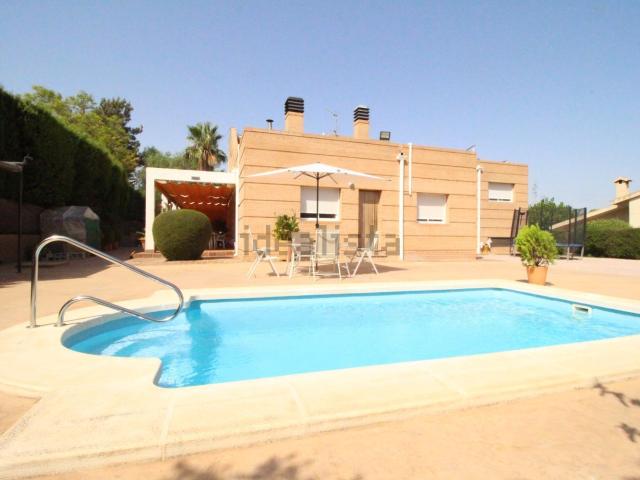 Chalet, Petrer