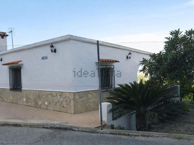 Chalet, Pego