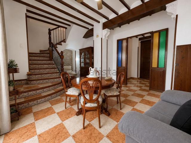 Chalet, Pego