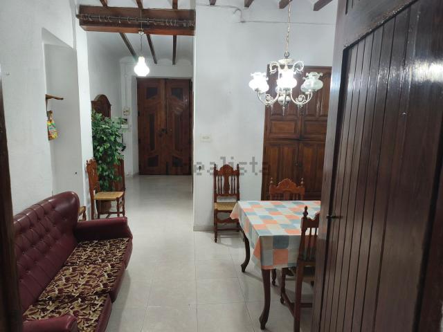 Chalet, Pego
