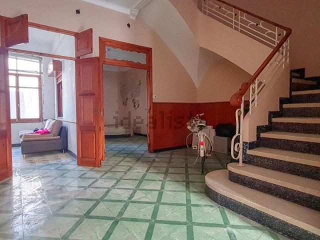 Chalet, Pego