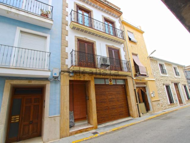 Chalet, Pego