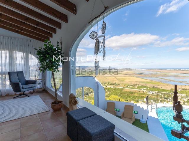 Chalet, Pego