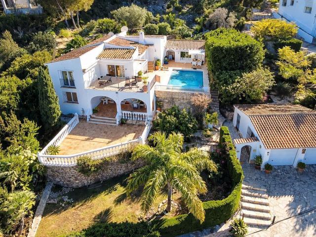 Chalet, Pego