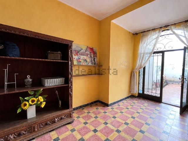 Chalet, Pego