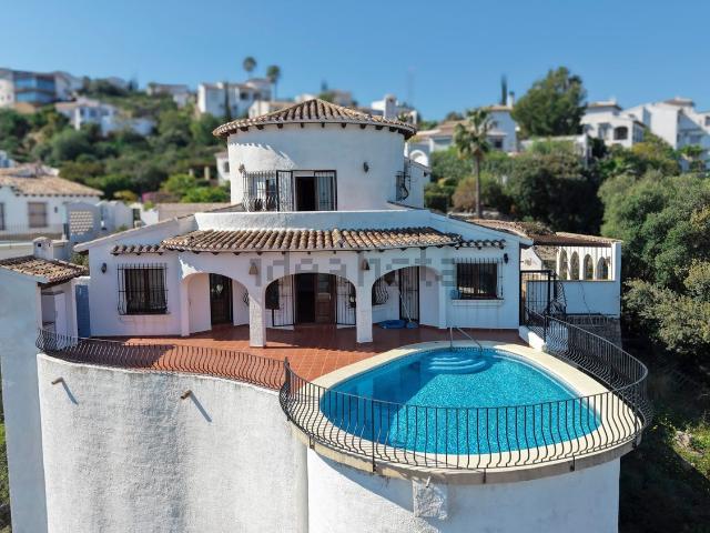 Chalet, Pego