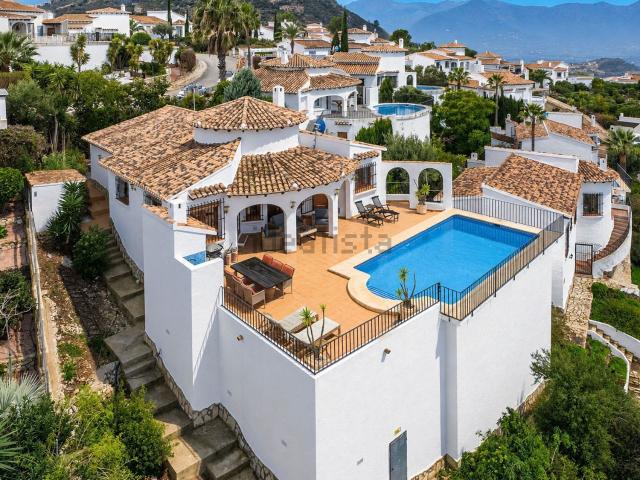 Chalet, Pego