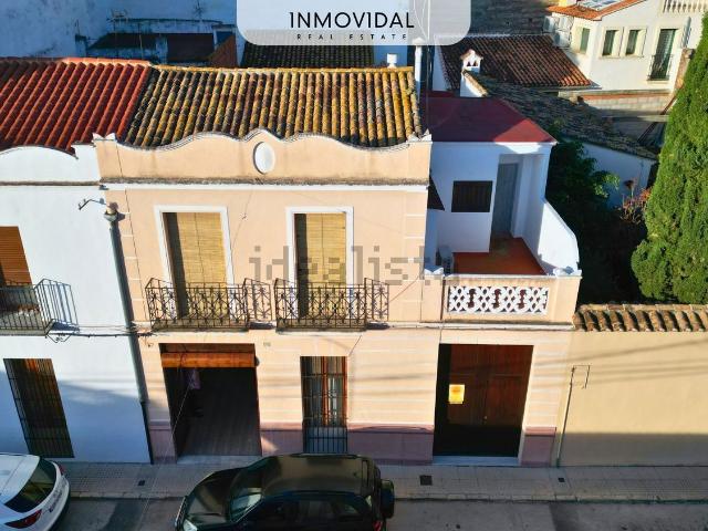 Chalet, Pego