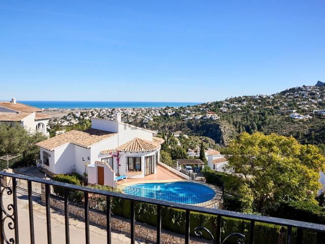 Chalet, Pego