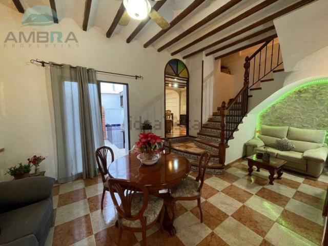 Chalet, Pego