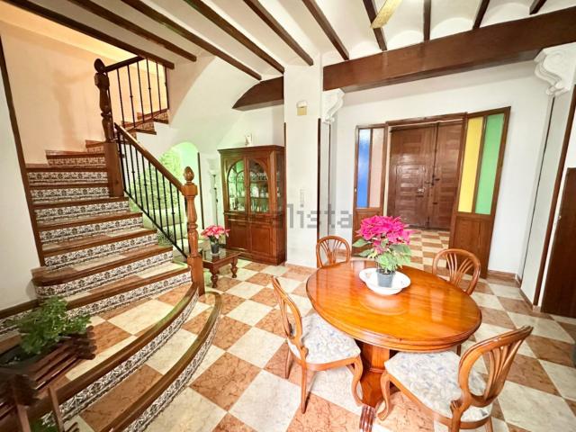 Chalet, Pego
