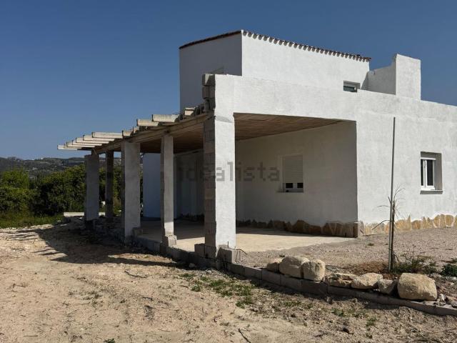 Chalet, Pego