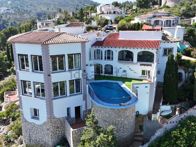 Chalet, Pego