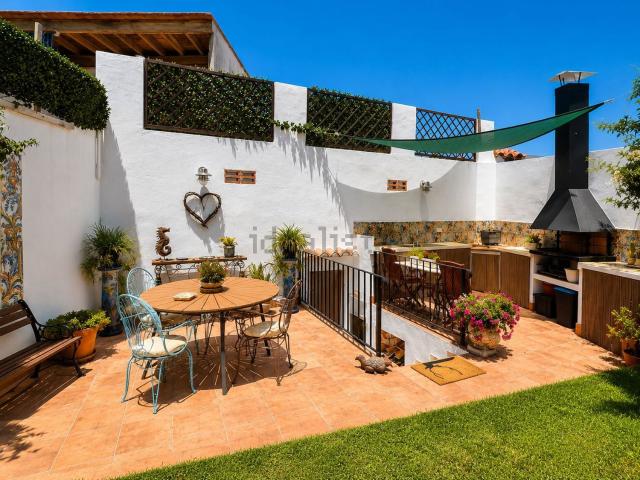 Chalet, Pego
