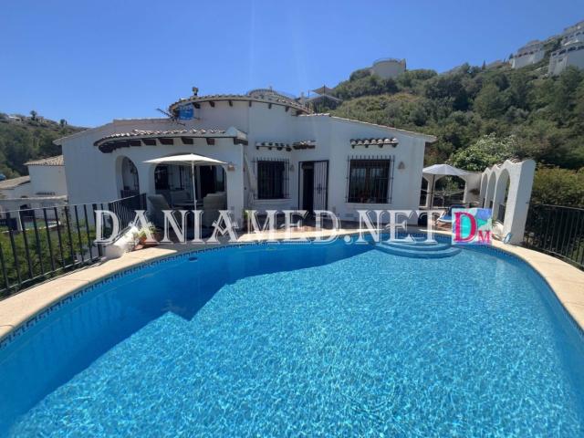 Chalet, Pego