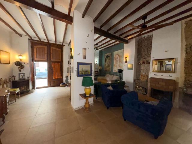 Chalet, Pego