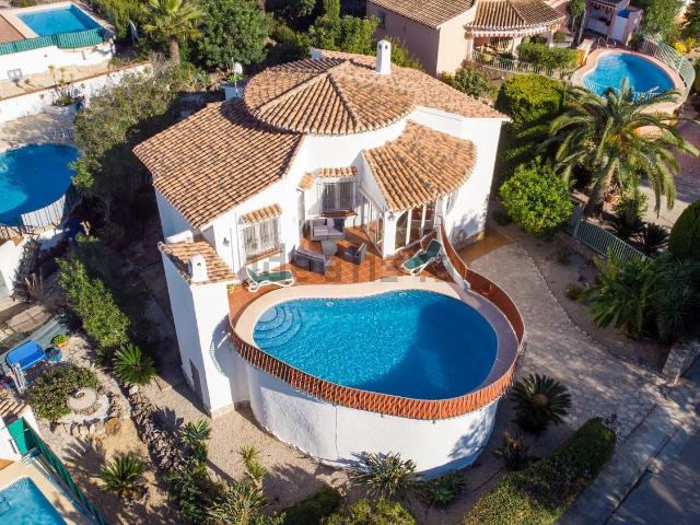 Chalet, Pego