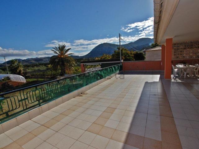 Chalet, Pego
