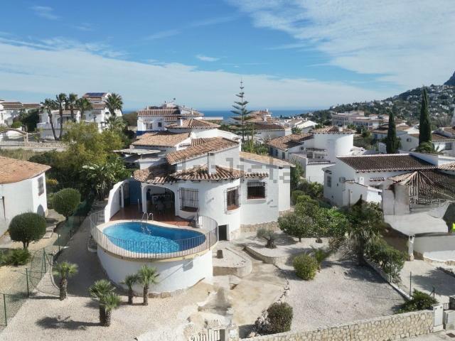 Chalet, Pego