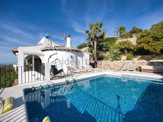Chalet, Pego