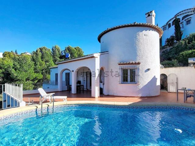Chalet, Pego
