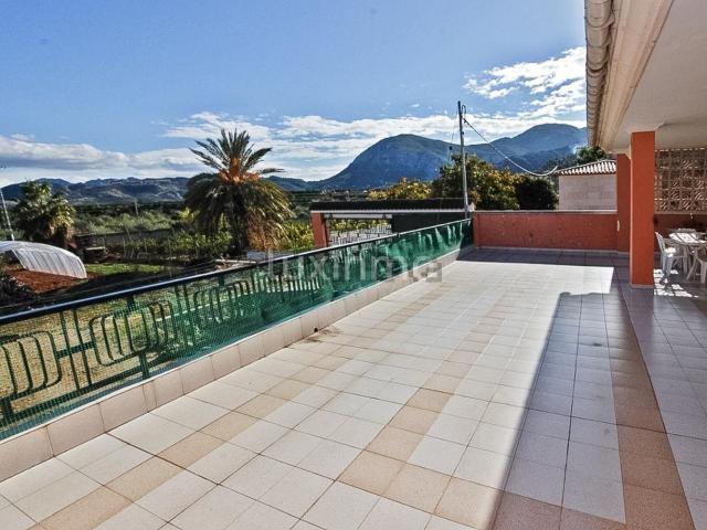Chalet, Pego