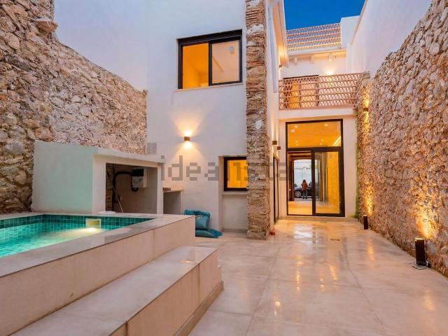 Chalet, Pego