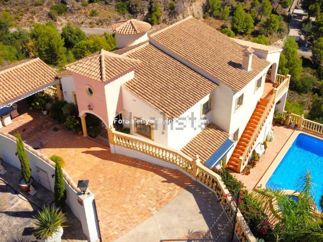 Chalet, Pego