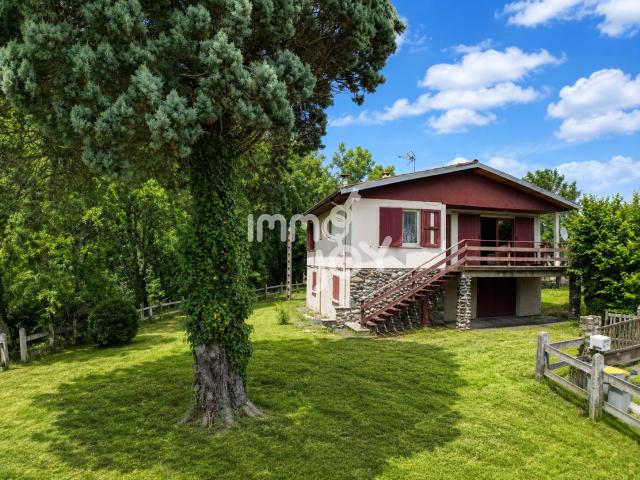 Chalet Perret à Grépiac Un bien rare à réinventer dans un cadre superbe