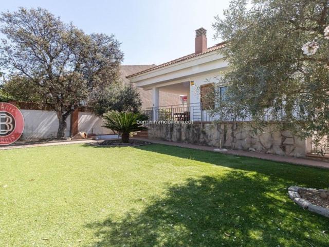 Chalet, Piera