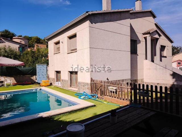 Chalet, Piera