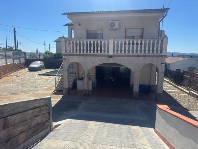 Chalet, Piera