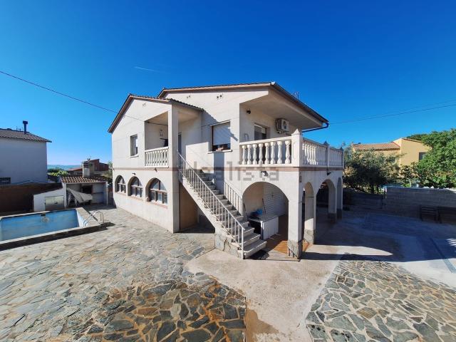 Chalet, Piera