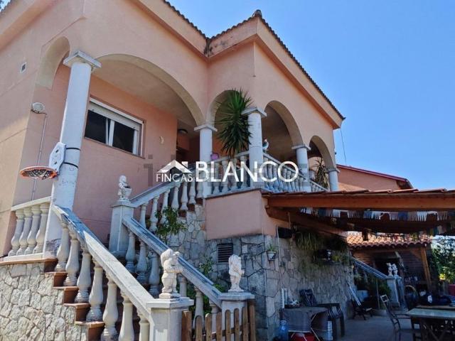 Chalet, Piera