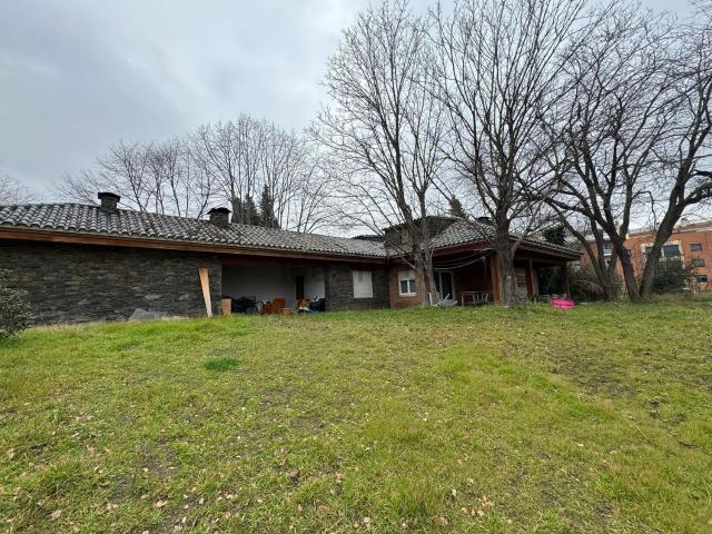 Chalet, Piera