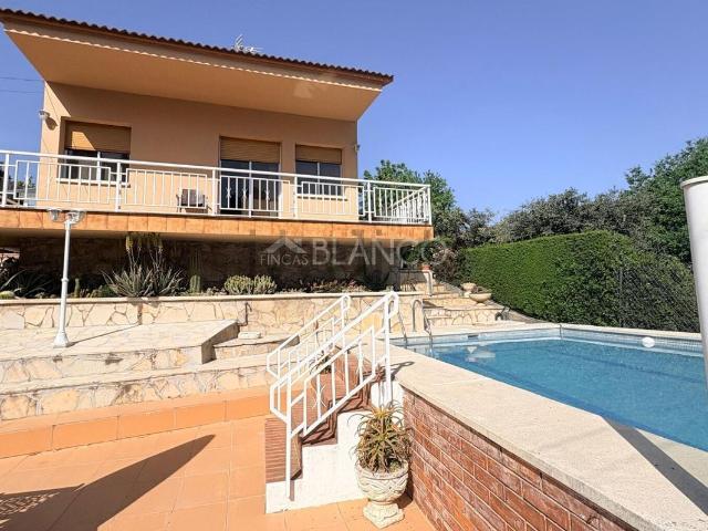 Chalet, Piera