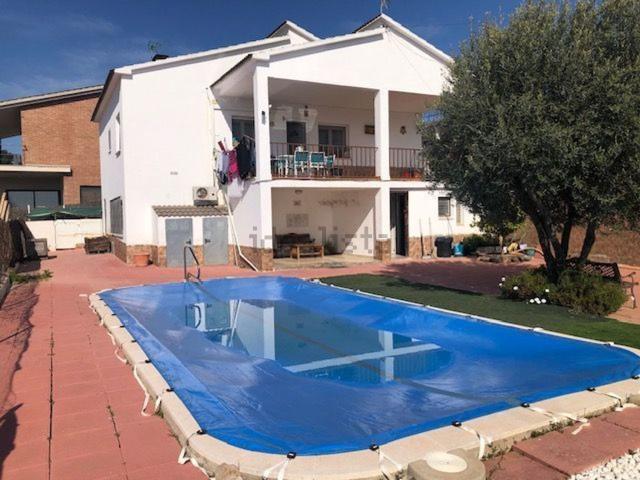 Chalet, Piera