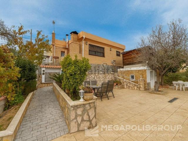 Chalet, Piera