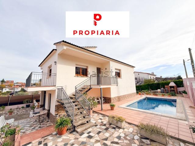 Chalet, Piera
