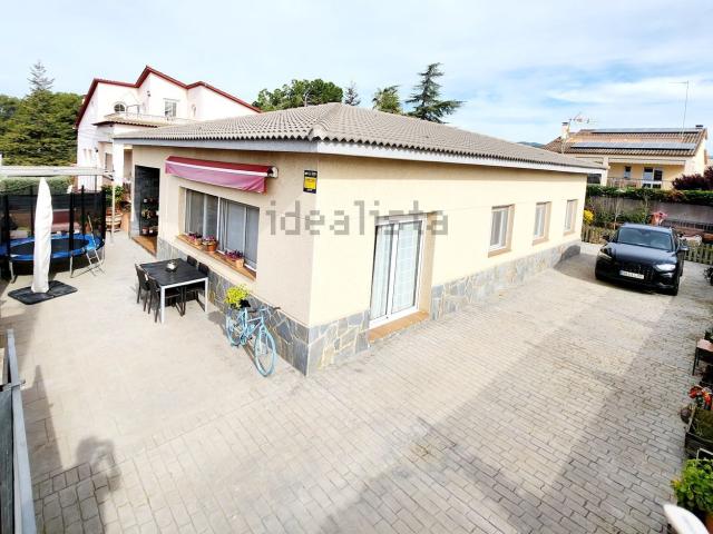 Chalet, Piera
