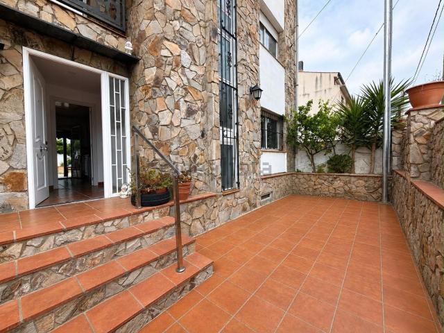 Chalet, Piera